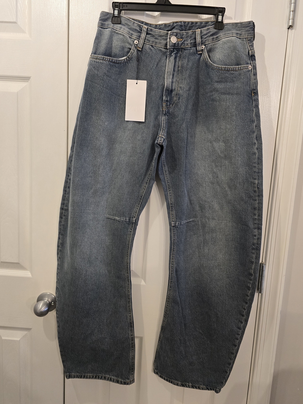 NWT Zara Barrel Jeans - 32
